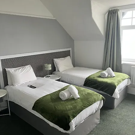 The Calder House 4*