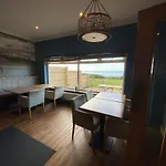 The Calder House לינה וארוחת בוקר 4*