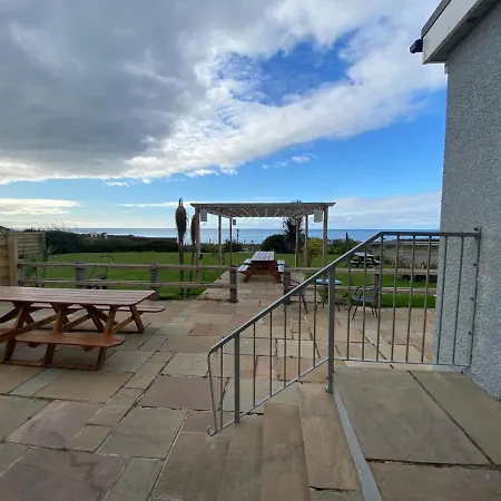 Bed & Breakfast The Calder House 4*